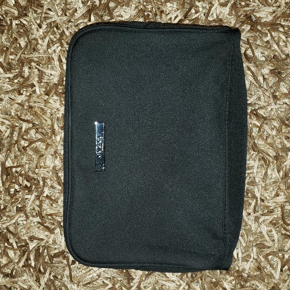 Gucci Cosmetics bag Authentic - Picture 3 of 9